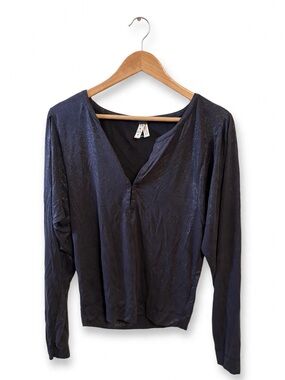 Free People We The Free Navy Shimmery V-Neck Long Sleeve Top- Size XS